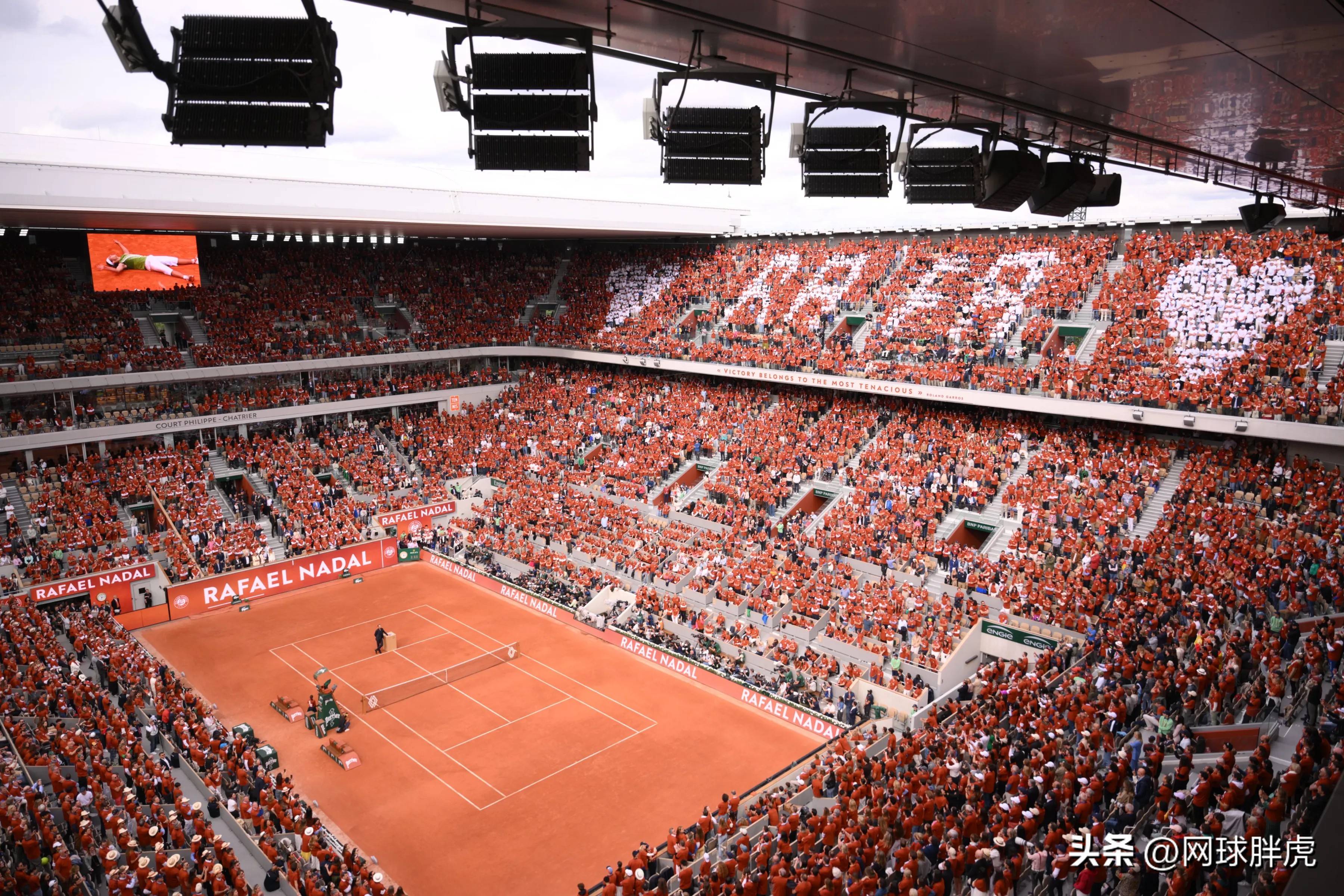 九游体育关于费德勒重返赛场,大比分获胜首场状态出色,法国队观众沸腾!热度持续攀升的信息