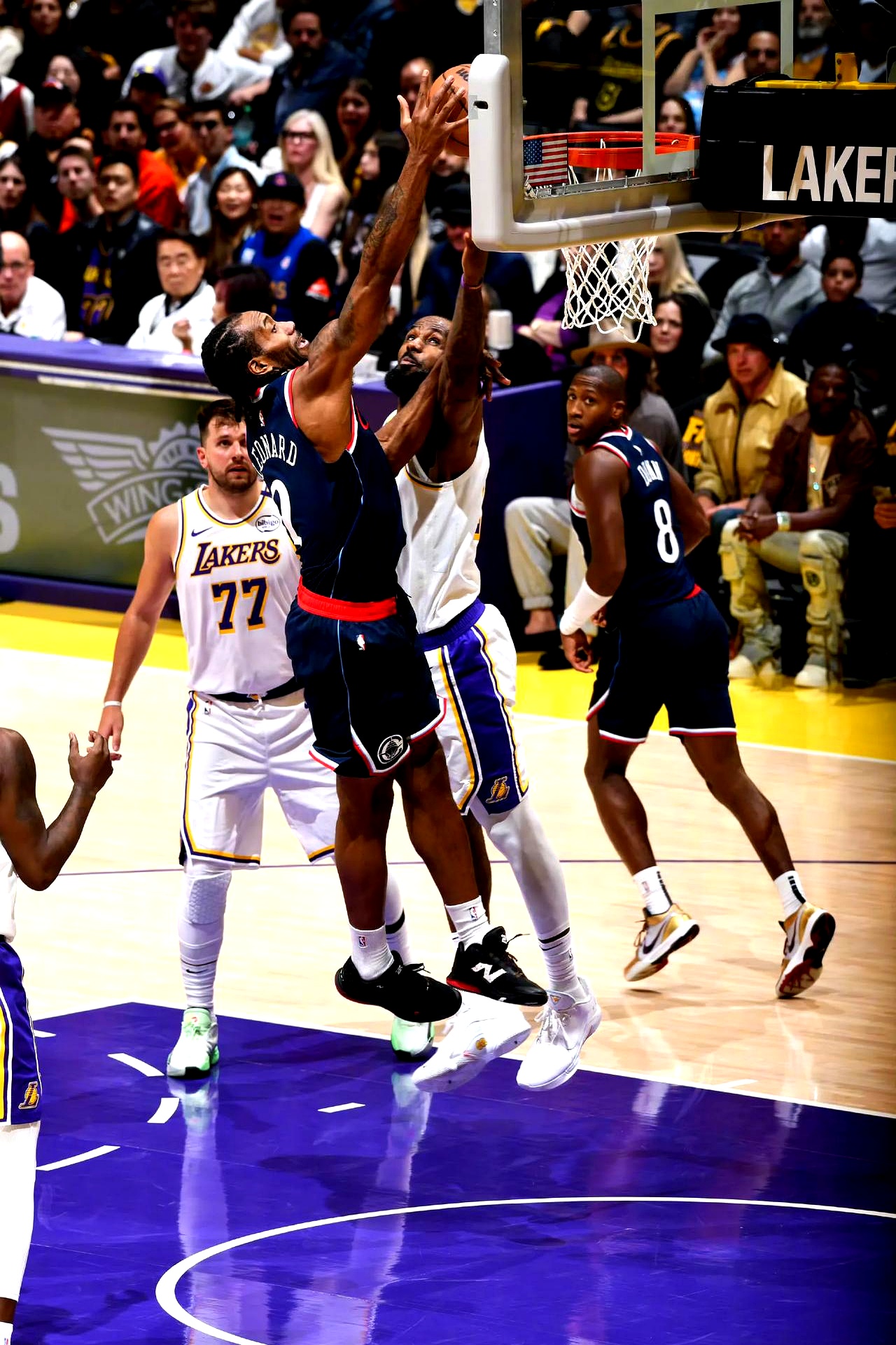 九游体育APP包含清晨洛杉矶快船备战欧冠；刷新队史纪录细节曝光；质疑声仍在；球探报告显示潜力的词条